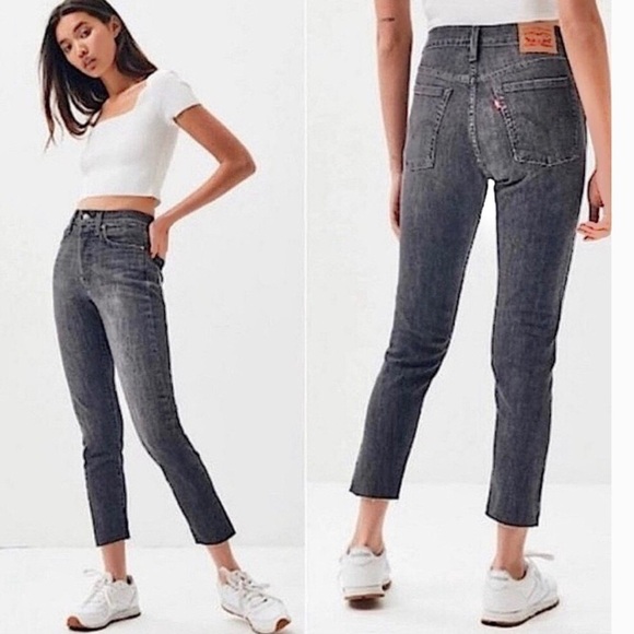 Levi’s 25 (0/1) Wedgie Skinny Women’s Jeans Gray Frayed Hems Button Fly Stretch - Picture 1 of 12